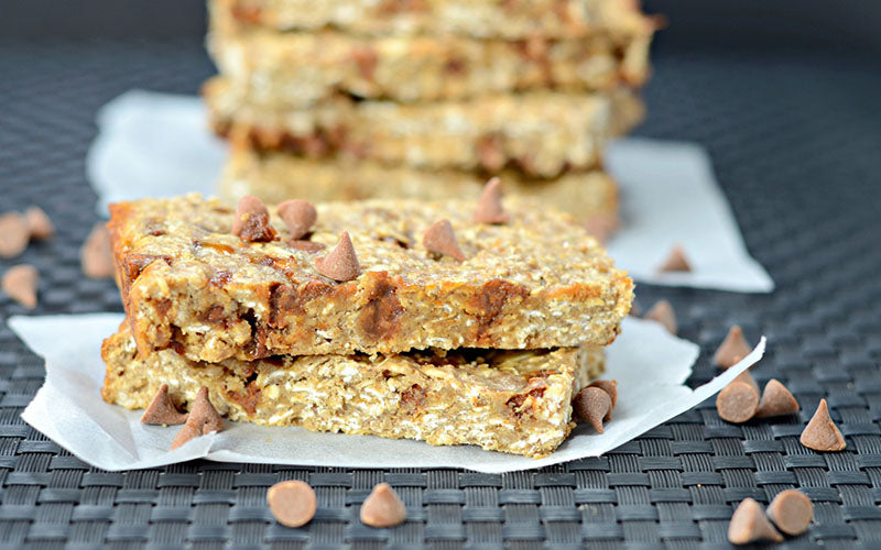 Receta de barritas de proteína de caramelo con chispas de canela